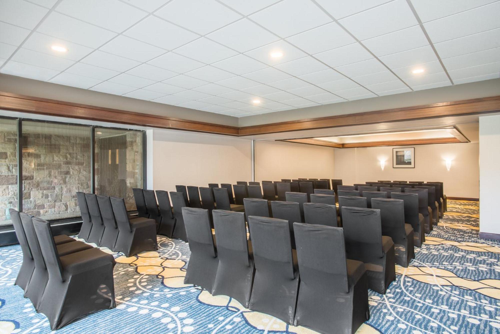 Crowne Plaza Princeton - Conference Center By Ihg Экстерьер фото