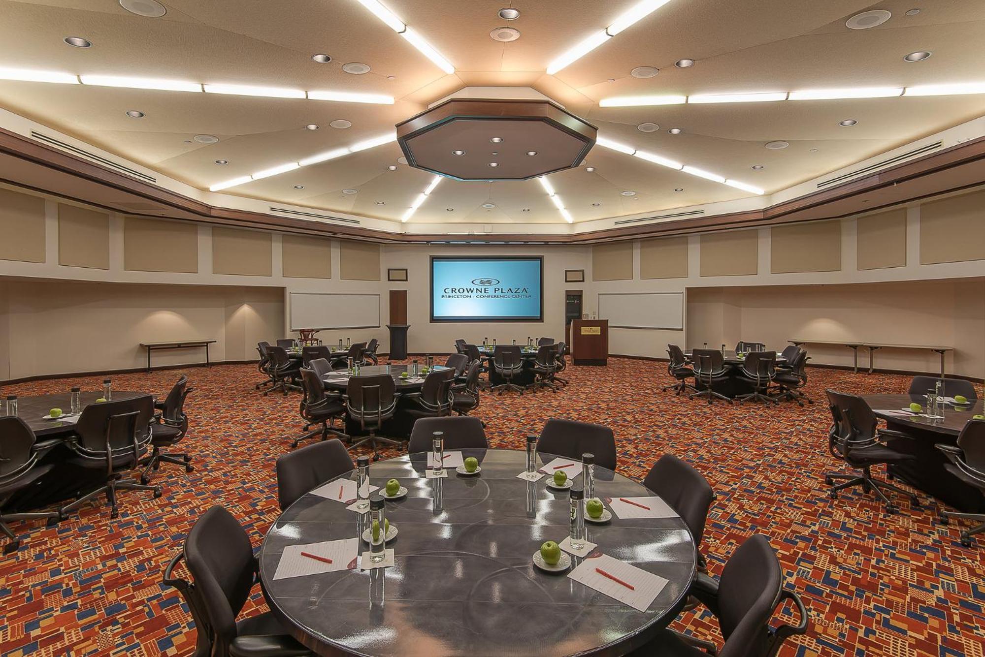 Crowne Plaza Princeton - Conference Center By Ihg Экстерьер фото