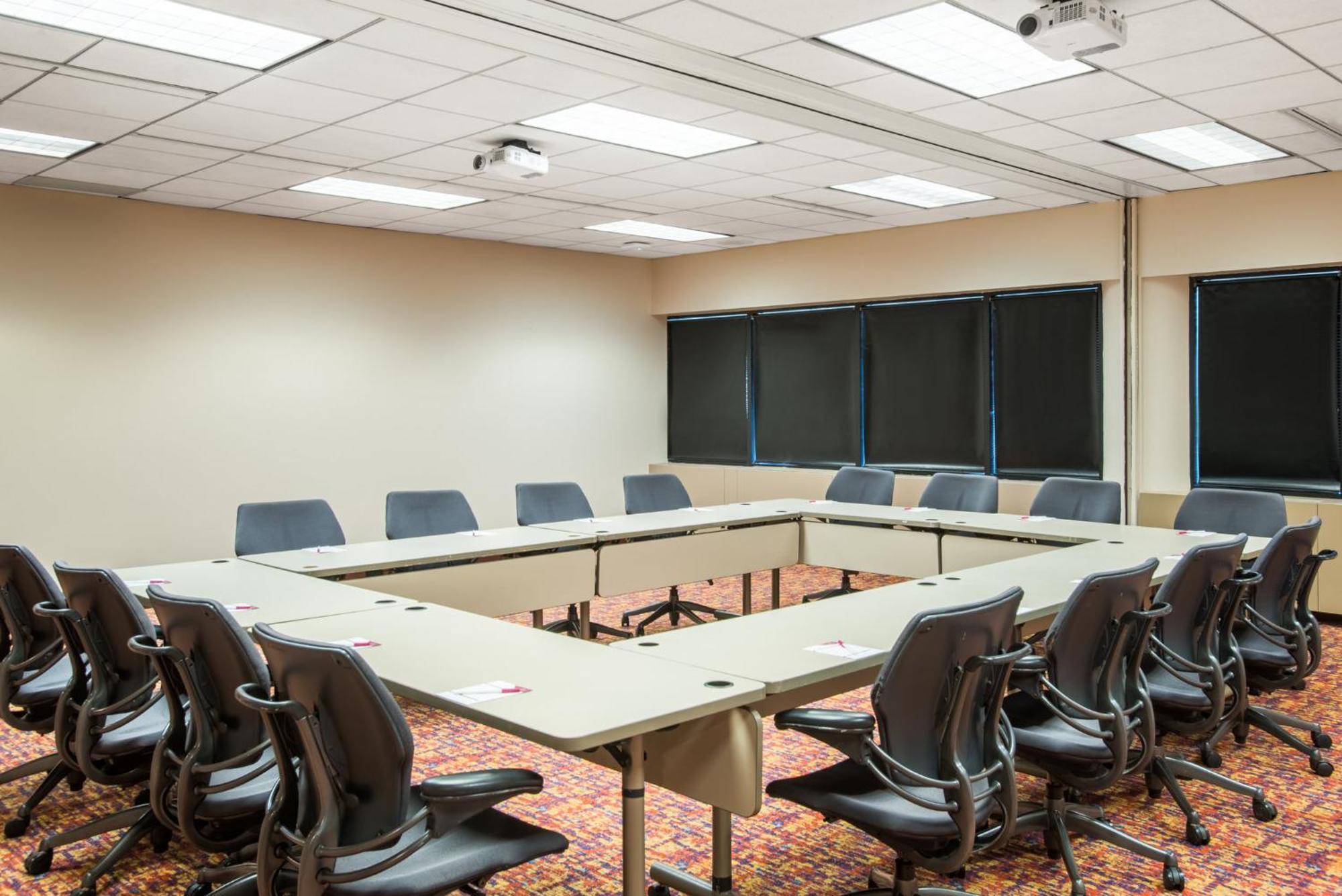 Crowne Plaza Princeton - Conference Center By Ihg Экстерьер фото