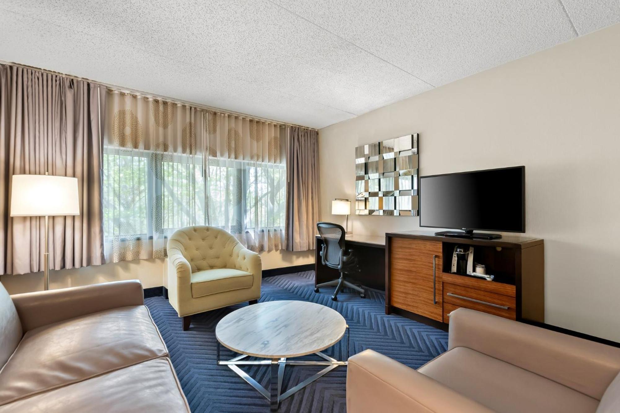 Crowne Plaza Princeton - Conference Center By Ihg Экстерьер фото
